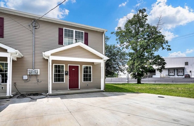 Remote Workers, Traveling Professionals & more Welcome! New build in Lebanon, PA