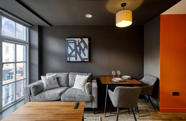 Renaissance 7: 1 Bedroom Apartment in Southport