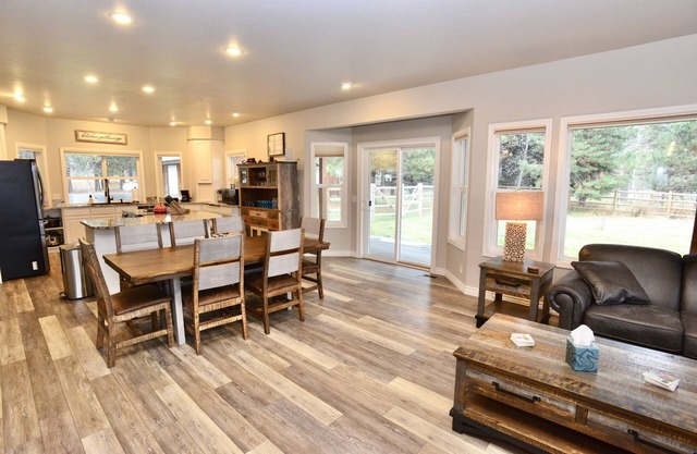 Renovare' - Pet friendly - Trailer parking - Hot tub - Fireplace