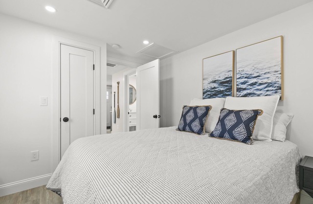RENOVATED: 1 Bedroom/1Bath, Close to the Beach!