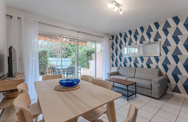 Renovated 2-Bed Apt in Biscarrosse Plage, Sleeps 4, Ocean View Terrace, Pet-Friendly