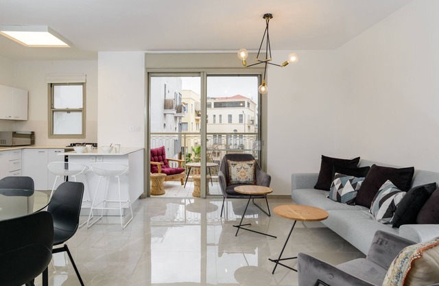 Renovated 2 Bedroom in North Jaffa