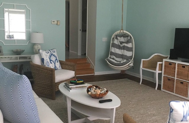 Renovated 2 BR/2.5 BA Townhouse on John's Island Golf Course