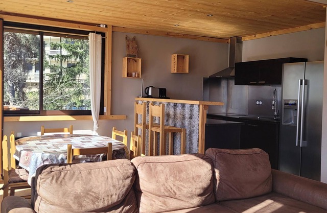 Renovated 3-Room Apartment in Pra Loup with Balcony, Close to Ski Shuttle
