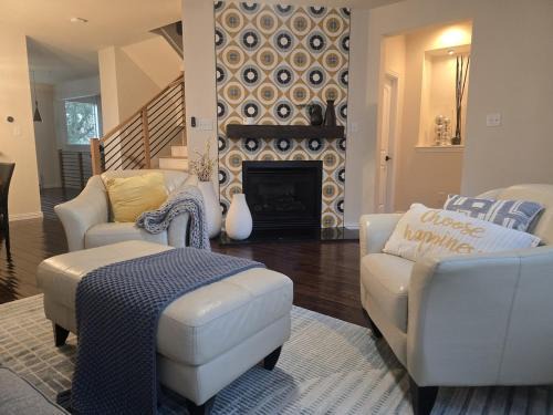 Renovated 4BR 6 Bed 3 and a half Bath Near DFW Airport