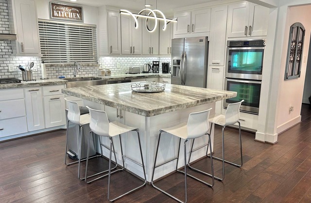 Renovated 5 Bedroom, 4 Bath Private Home Fully-furnished near MDA, TMC, Galleria