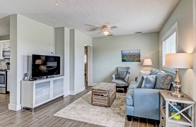 Renovated Beachfront Cottage with Old-Fashioned Amelia Island Charm!