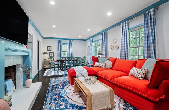 Renovated Cottage|Game Room|Fire Pit|Sleeps 8