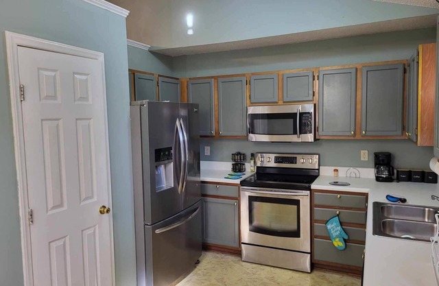 Renovated Cottage with easy access to all of Charlotte