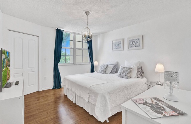 Renovated cozy The yacht club at aventura free parking