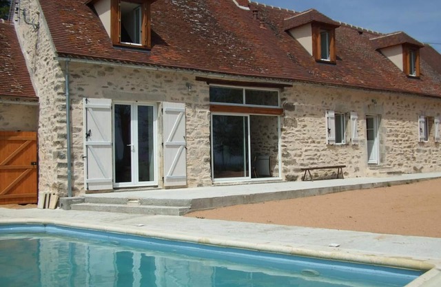 Renovated farmhouse with private pool, Wifi and pets welcome in Auvergne
