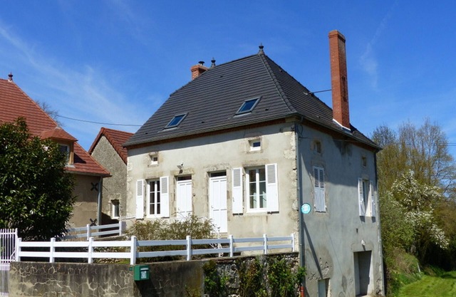 Renovated Farmhouse with Wellness Space, Bikes, Pet-Friendly, Ideal for Families in Bransat