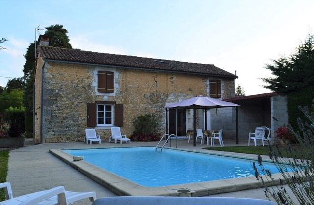 RENOVATED FARMHOUSE WITH PRIVATE POOL