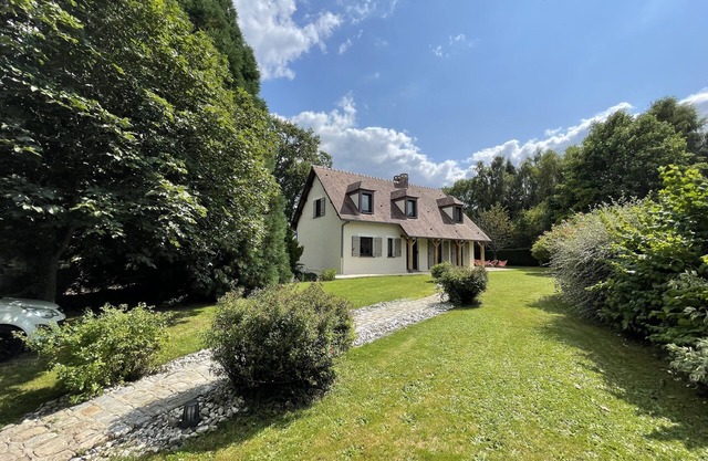 Renovated country property with fireplace, near forest
