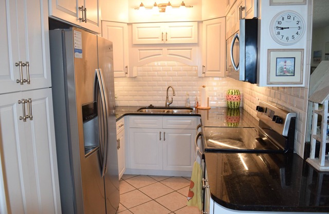 Renovated, Granite, Free Beach Chairs, Great Reviews, Excellent Gulf Views