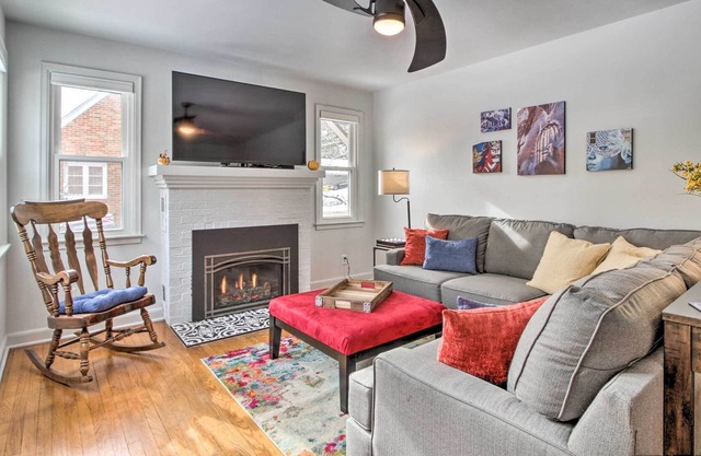 Renovated Historic Home < 1 Mile to Eagle Point!