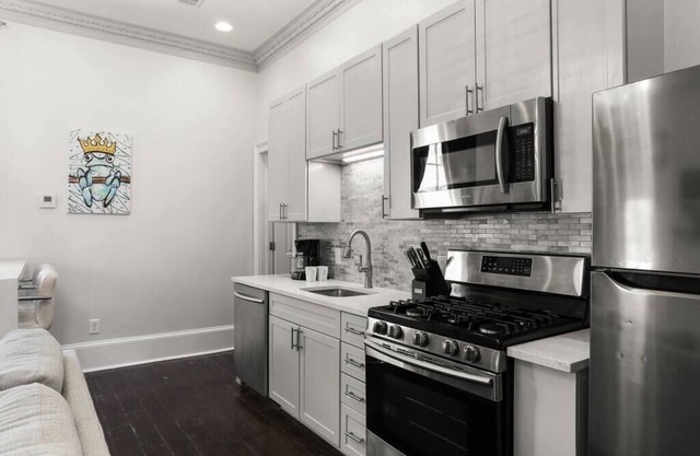 Renovated Historic 2 Bedroom 2 Bath Condo