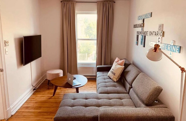 Renovated HoMa Gem Near Olympic Stadium & Market