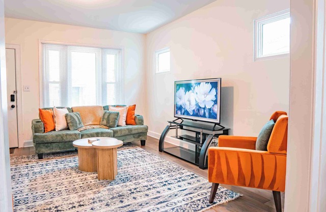 Renovated Home – Mins away from OSU/CREW/CBJ/Clippers/Greater CBUS/COSI