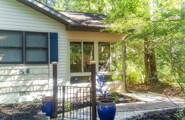 Renovated Home with Deck, Sunroom, Washer/Dryer, Central AC & WiFi