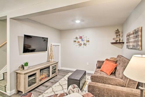 Renovated Hub with Direct Access to Snowmobile Trail