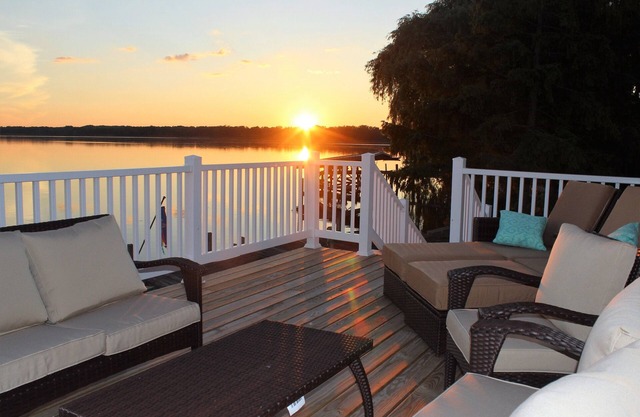 Renovated Lake Cottage: Wineries, Wildlife and Relaxation - Eagles Nest