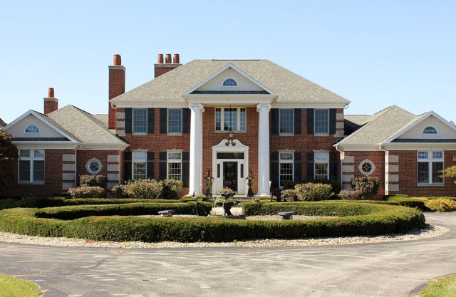 Renovated luxury villa with 7 bedrooms 5 bathrooms. Located on 40 acres of land.
