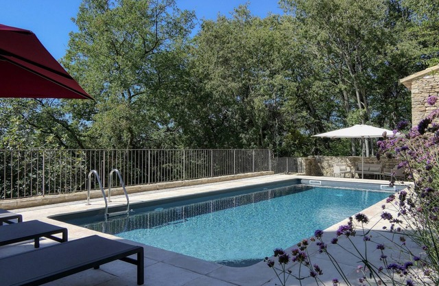 Renovated Mas in Ménerbes: private pool, AC, wifi, pets welcome, parking