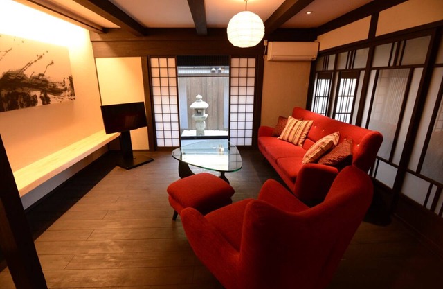 Renovated modern traditional house 5mins-walk from station "Uan/Tsuki"