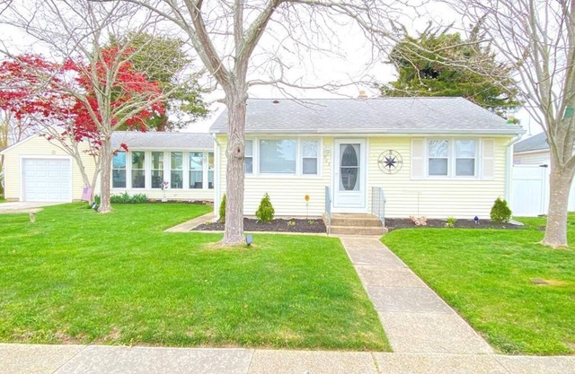 Renovated, new pet-friendly rental near Bay/Beaches!