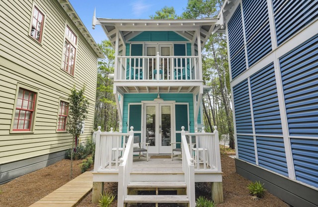 Renovated Seaside Cottage, Pet Friendly, Luxury Touches+ 2 Adult Bikes!