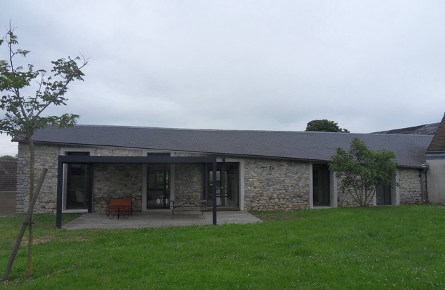 Renovated stone building, all comforts, Wifi fibre, E-car charging available
