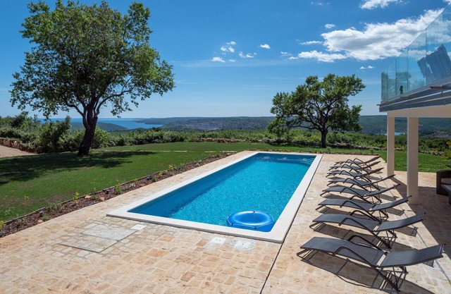 Renovated stone villa with private pool near Labin