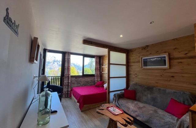 Renovated studio for 4, well-equipped with ski pass and equipment discounts