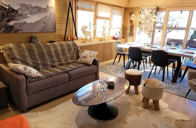 Renovated T3 Apartment in Village Center – Sleeps 6, Close to Shops and Ski Slopes