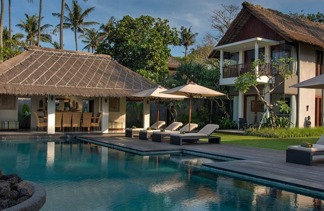 Rent a Luxury Villa in Bali Close to the Beach, Bali Villa 1130