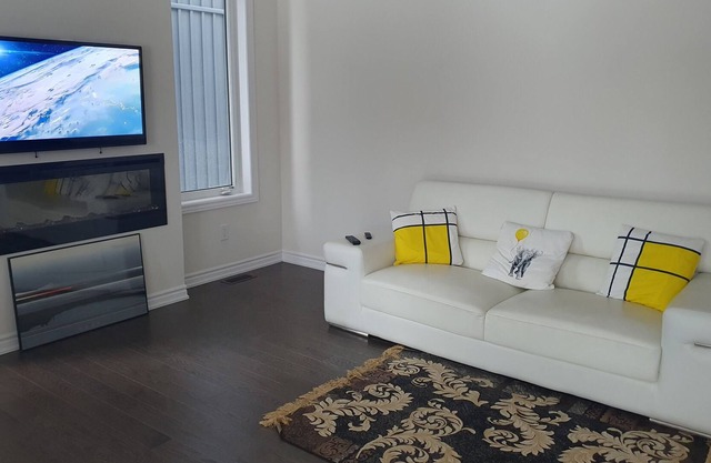 Rent entire house in Wasaga Beach. Spacious andcozy