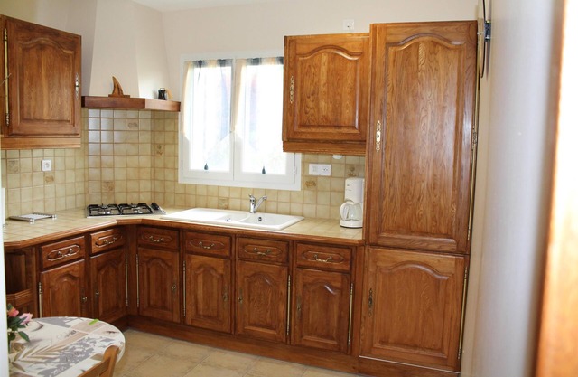 Rental for 2 people, 3 km from the beach and 1.5 km from shops