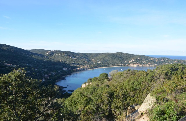 Res OLIVERAIE "EMMA T3/2". In the shade of the olive trees, a few steps from the sea