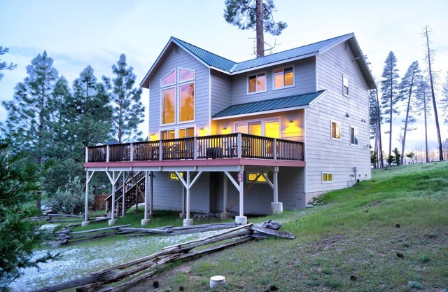 Reservation Never Needed! Private Home with Stunning Half Dome & El Cap Views!