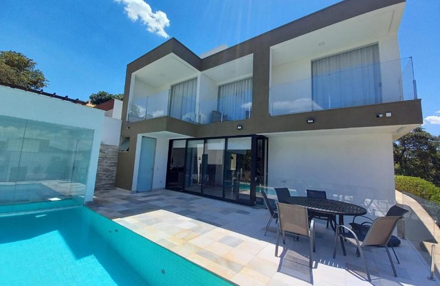 Residência dos Lopes em Escarpas do Lago