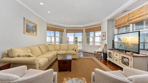 Residence 308 At The Grand