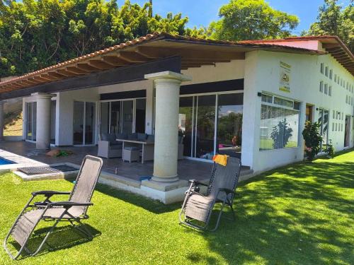 Residence in Rancho San Diego