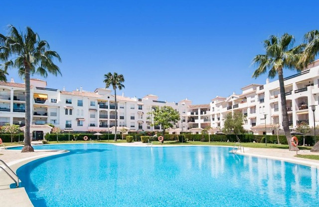 Residence Lorcrisur in Marbella, Puerto Banus, Costa del Sol, 2 bedrooms