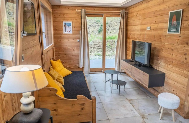 Residence Pramouton - Charming accommodation in the heart of a mountain chalet