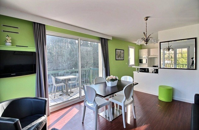 RESIDENCEPARC 327 : F2 Cabin, residence du Parc, 1 bedroom, near the sea, 4 to 6 people