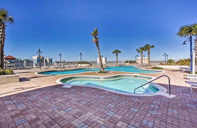 Resort Condo w/Beach Boardwalk in Panama City