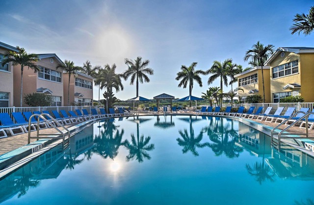 Resort Condo w/Beach Access in Indian Shores!