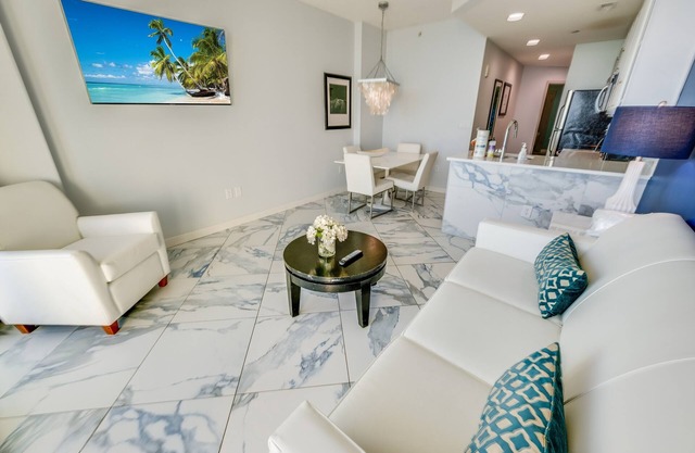 Resort condo w/pool, hot tub & balcony