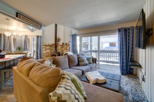 Resort Condo with Hot Tub and Pool, Near Ski Lift